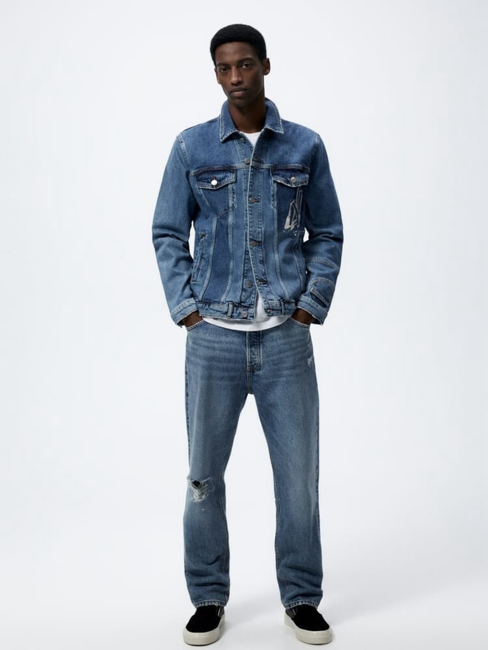 Zara REWORKED DENIM JACKET 5585/361/407, Blue, Sz Large
(May A-4)